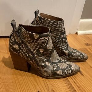 Universal Thread Snake Print Ankle Boots